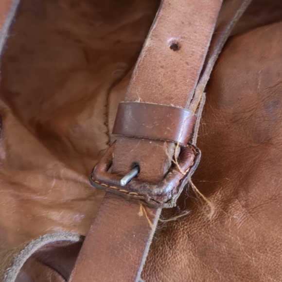 Hand sewn leather backpack - Picture 5 of 7